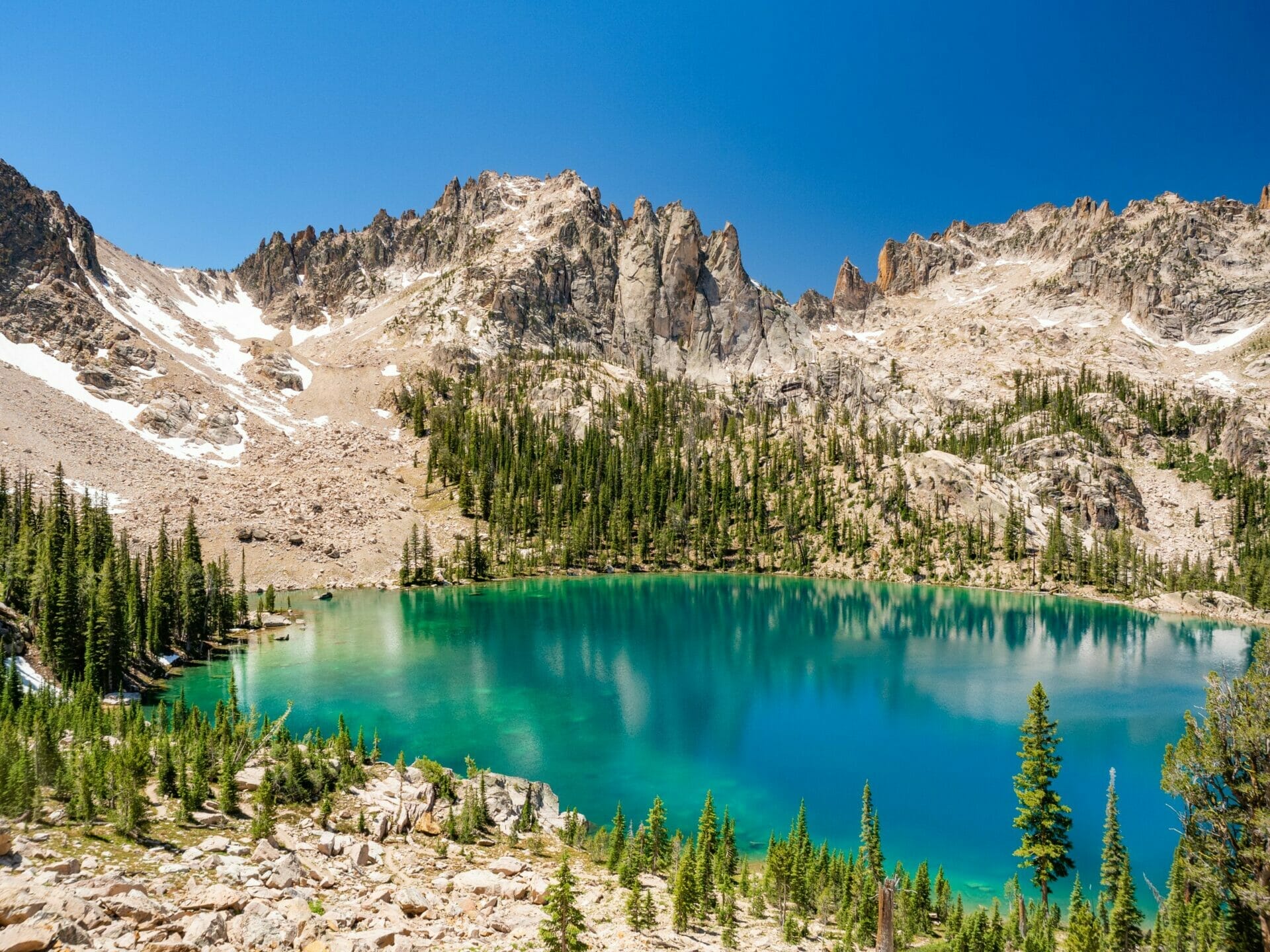 Hiking Idaho's most beautiful alpine lake in Stanley, Idaho